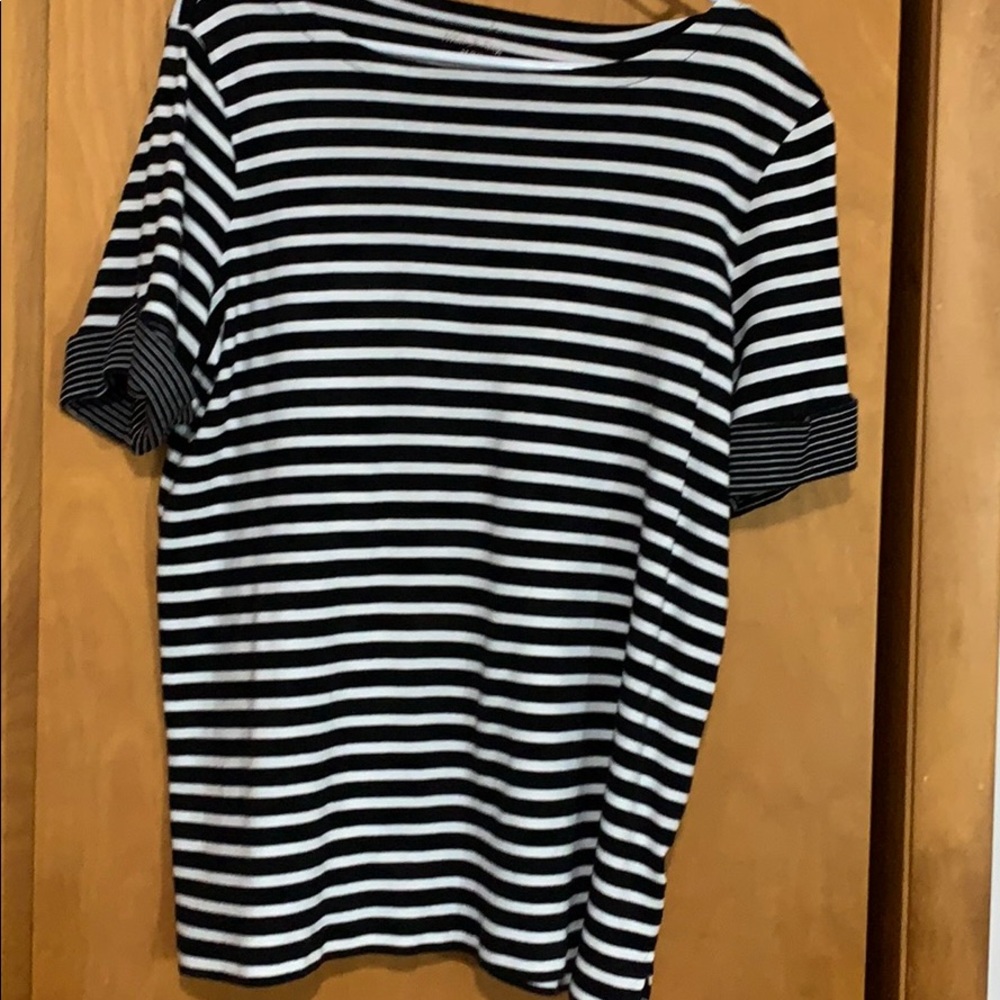 4/$20 Short sleeve top XL 16/18